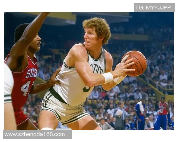 篮球明星背后的奋斗与荣耀:从默默无闻到闪耀赛场的传奇人生